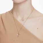 swarovski-kolye-idyllia-f-pend-seahorse-s-cre-gos-5690874-41577.jpeg